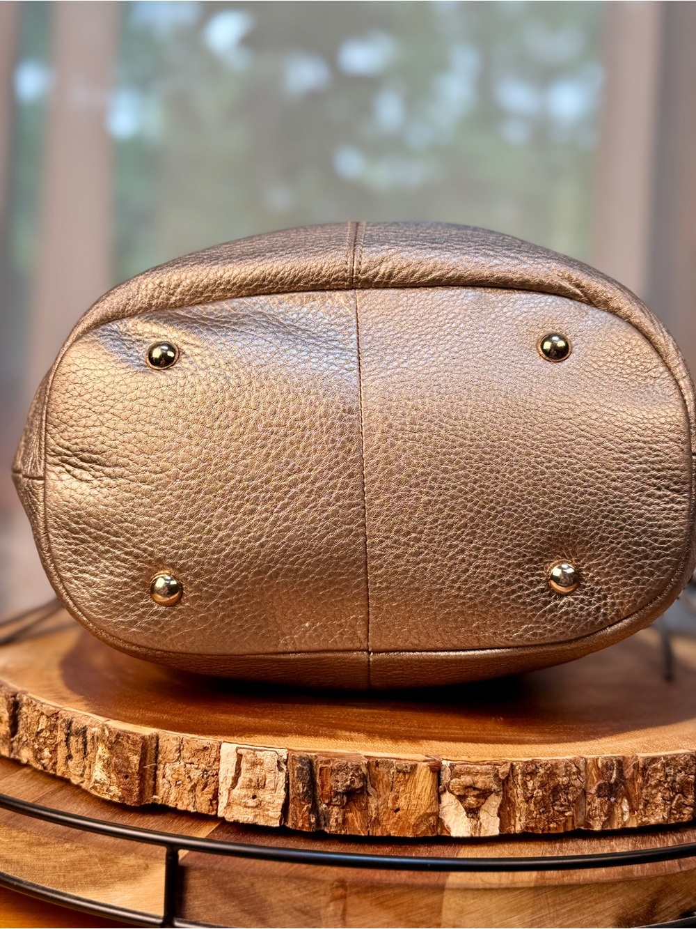 b. makowsky Metallic Gold Pebbled Leather Hobo Shoulder Bag EUC - Picture 6 of 15